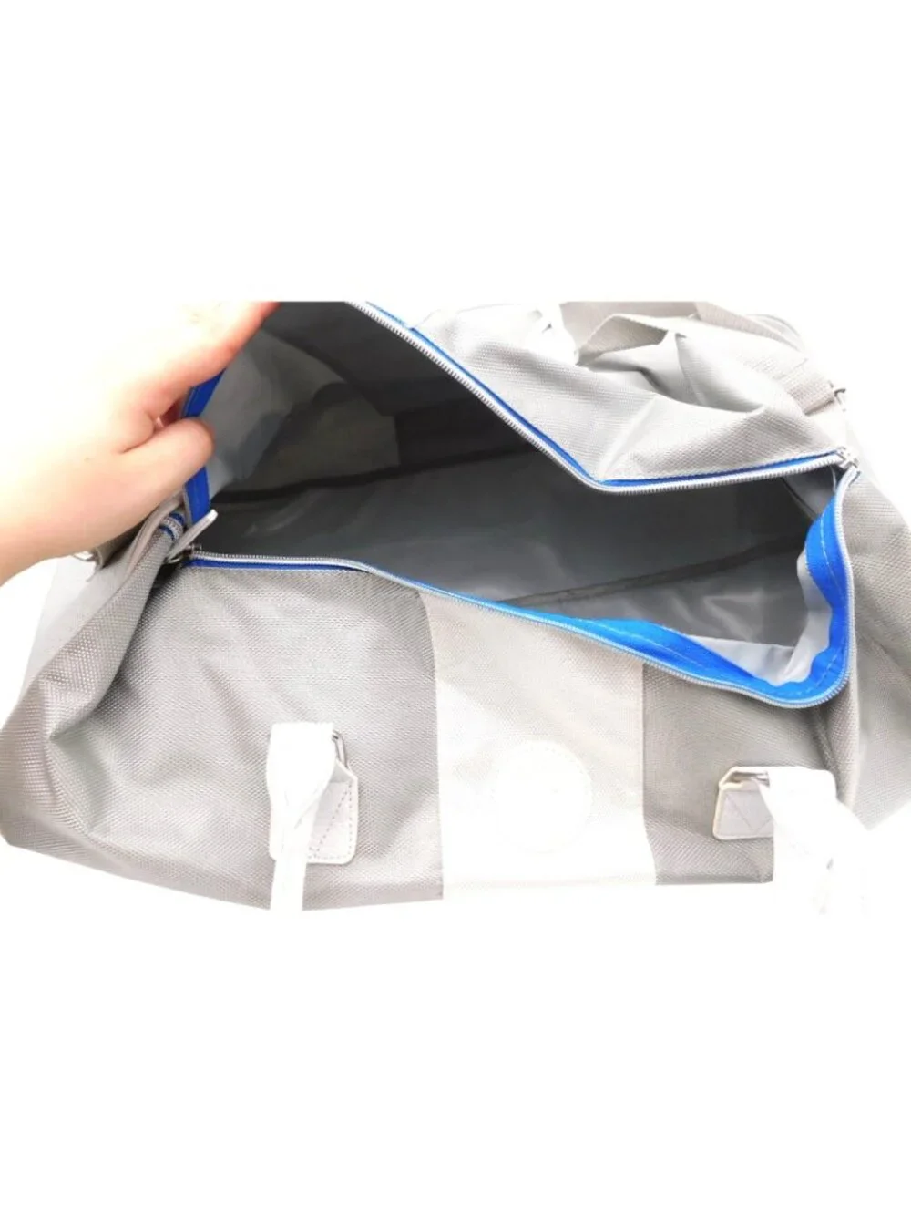 Vince Camuto Weekend Duffel Bag With Tags Gray Stripe Gym Travel Carry On Sport